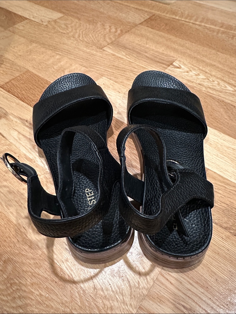 FlexStep Black Textured Leather Sandals - Strappy Open Toe